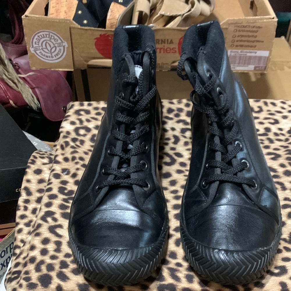 Helix High-top Shoes